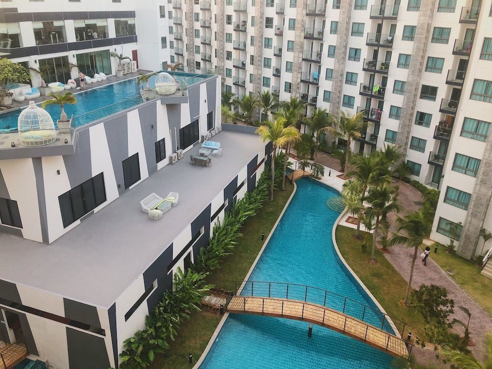 undefined Arcadia Family Suite 5