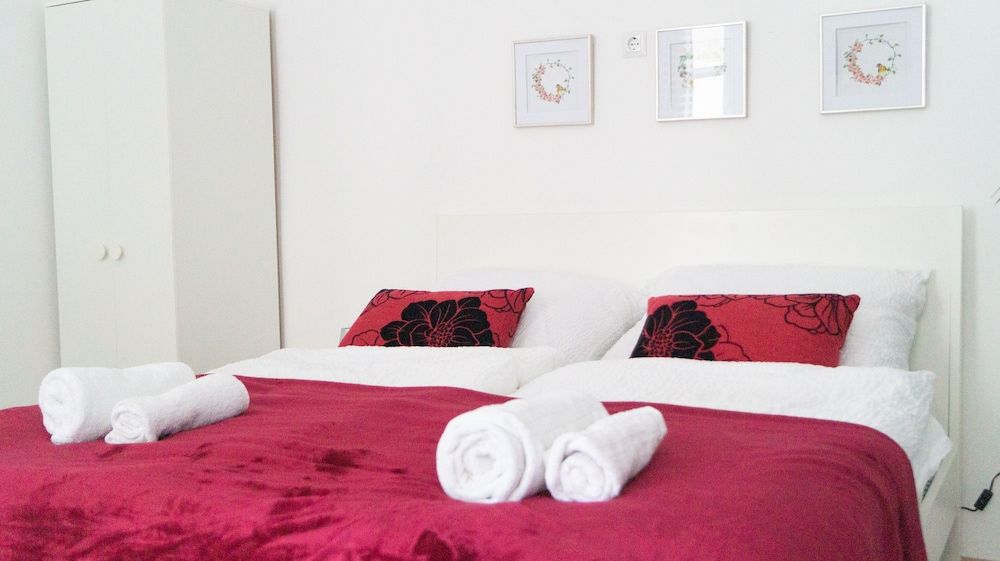 undefined Modern Apartment Wiener Stadthalle 1