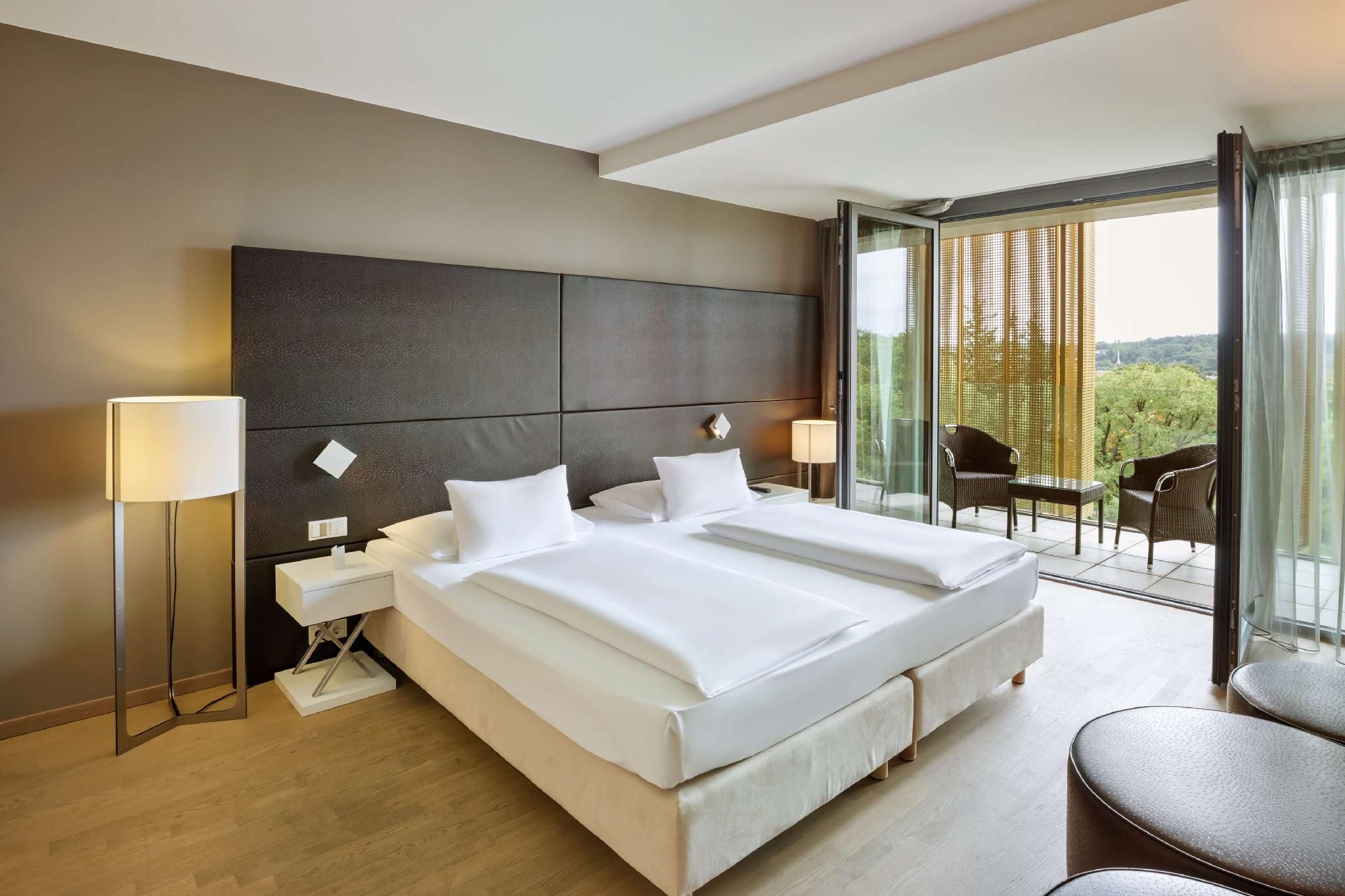 King Junior Suite with Balcony View