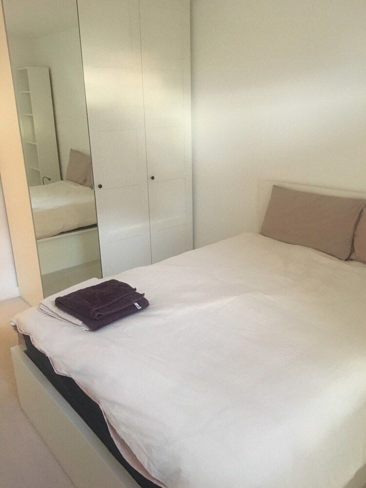 undefined Bright & Modern 1 Bedroom Flat in Shepherds Bush 3