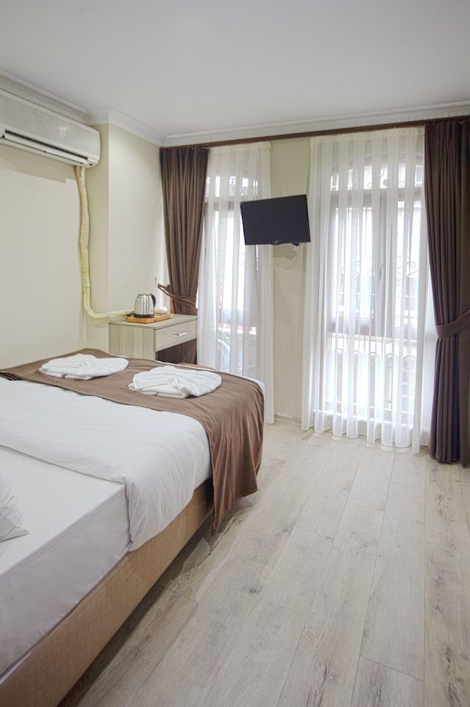 Luna Suites Taksim Standard Room 3