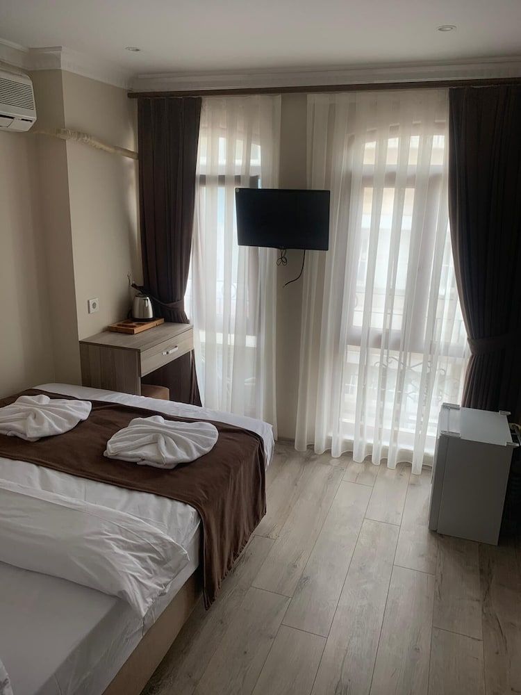 Luna Suites Taksim Standard Room 2