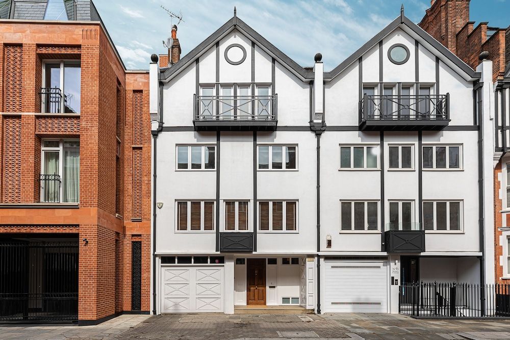 undefined JOIVY Stunning 6-bed house near Harrods in Knightsbridge 3