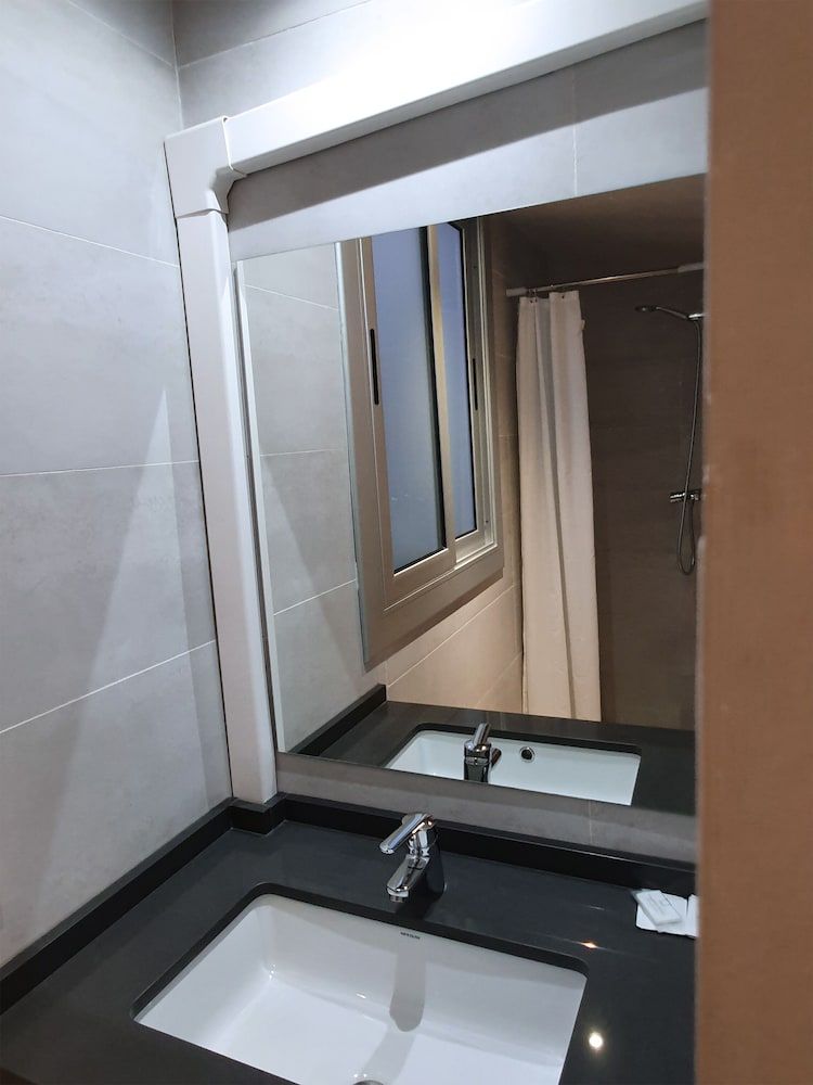 Hostal Sant Ramón Double Room, Shared Bathroom (Shower in room) 5