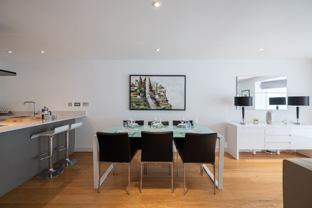 undefined Trendy Queens Park Home Close to Hampstead by Underthedoormat 3