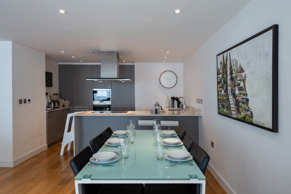 undefined Trendy Queens Park Home Close to Hampstead by Underthedoormat 4