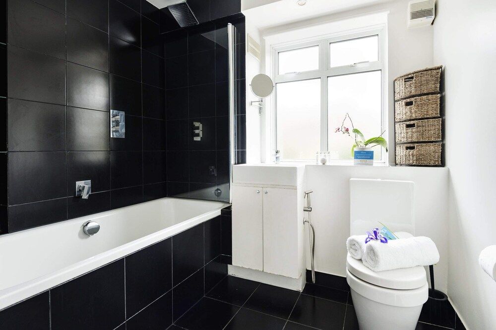 Bright and Spacious Philbeach Garden Apartment Basic Apartment, Multiple Beds 18