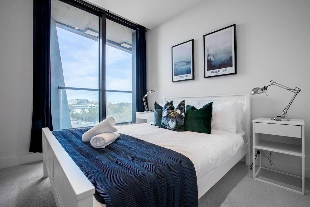 undefined Breathtaking Lake/parkview Apt Pool&gym@3br 8