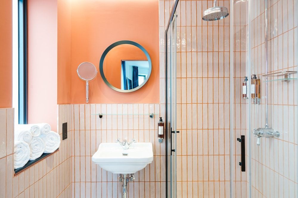 Selina Camden 1 Bed in 8 Bed Community Room 4