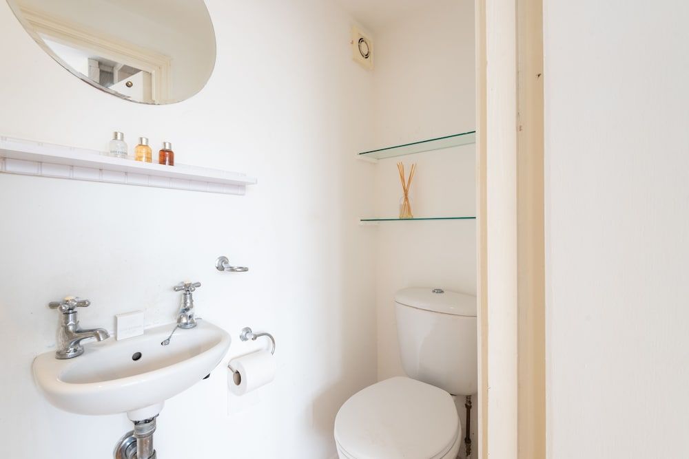 Panoramic Family Home in Maida Vale Apartment, 3 Bedrooms 16