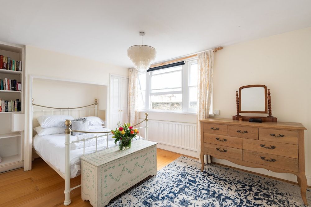 undefined Panoramic Family Home in Maida Vale 5