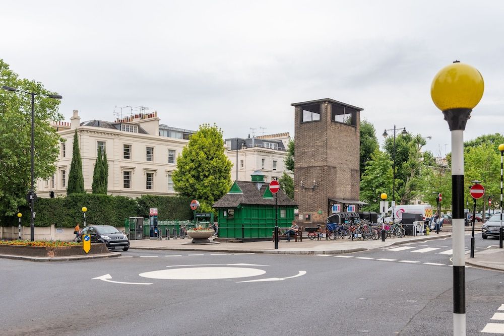 undefined Panoramic Family Home in Maida Vale 4
