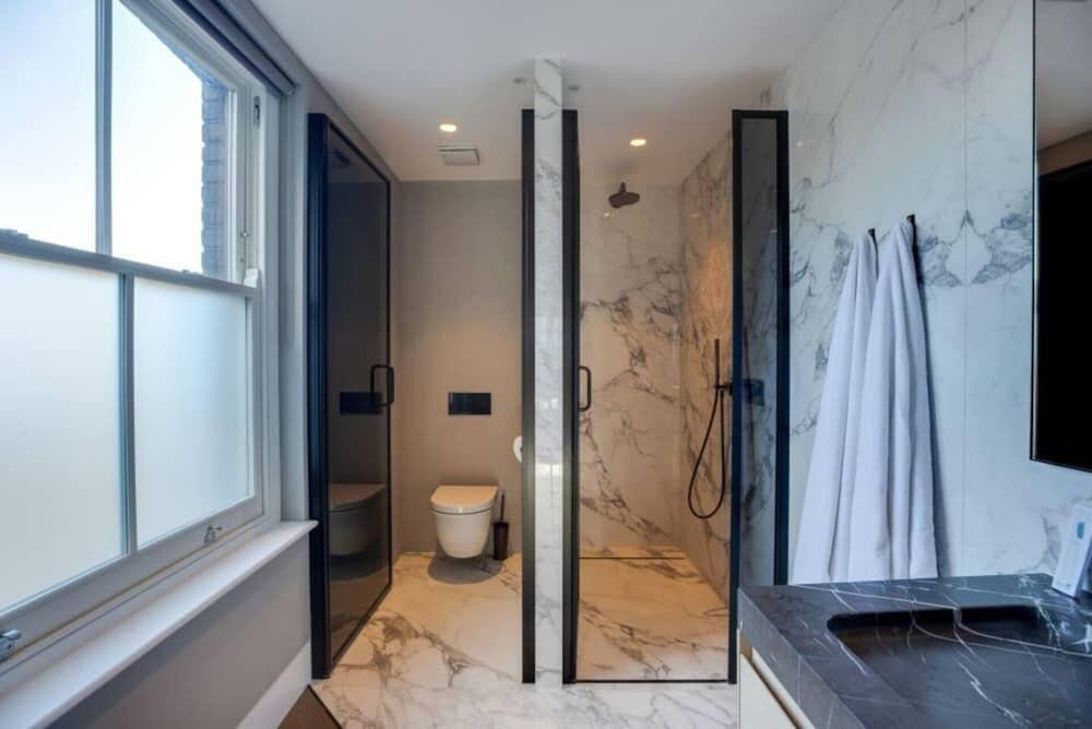 Amazing Roof Terrace Apartment 1-bedroom in London Apartment 15