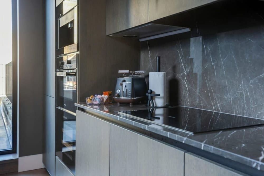 undefined Amazing Roof Terrace Apartment 1-bedroom in London 10