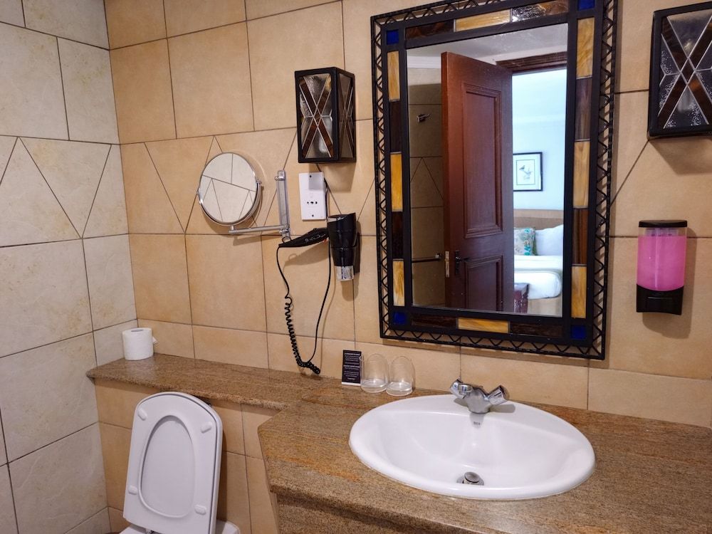 The Heron By Sarovar Portico India Standard Room, 2 Twin Beds 8