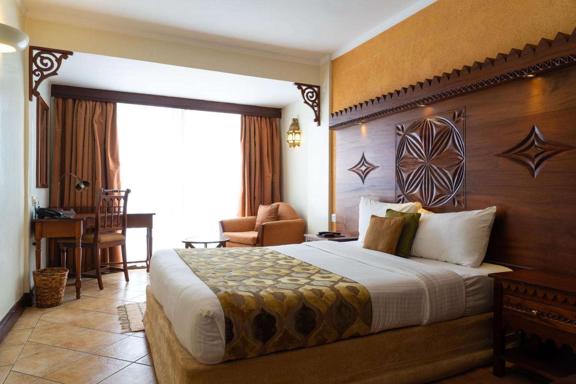 Superior Room 1 Double Bed, 24Sqm, Air Conditionned, Room Service, Tea And Coffee, Flat Screen Tv