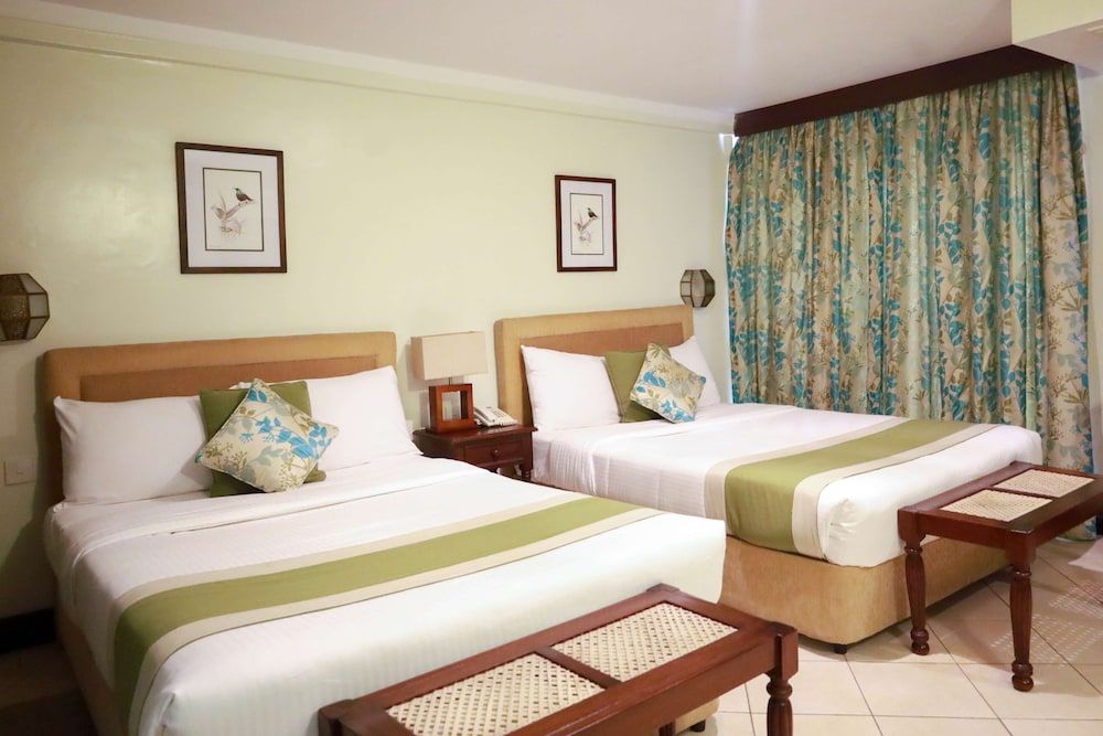 The Heron By Sarovar Portico India Standard Room, 2 Twin Beds 4