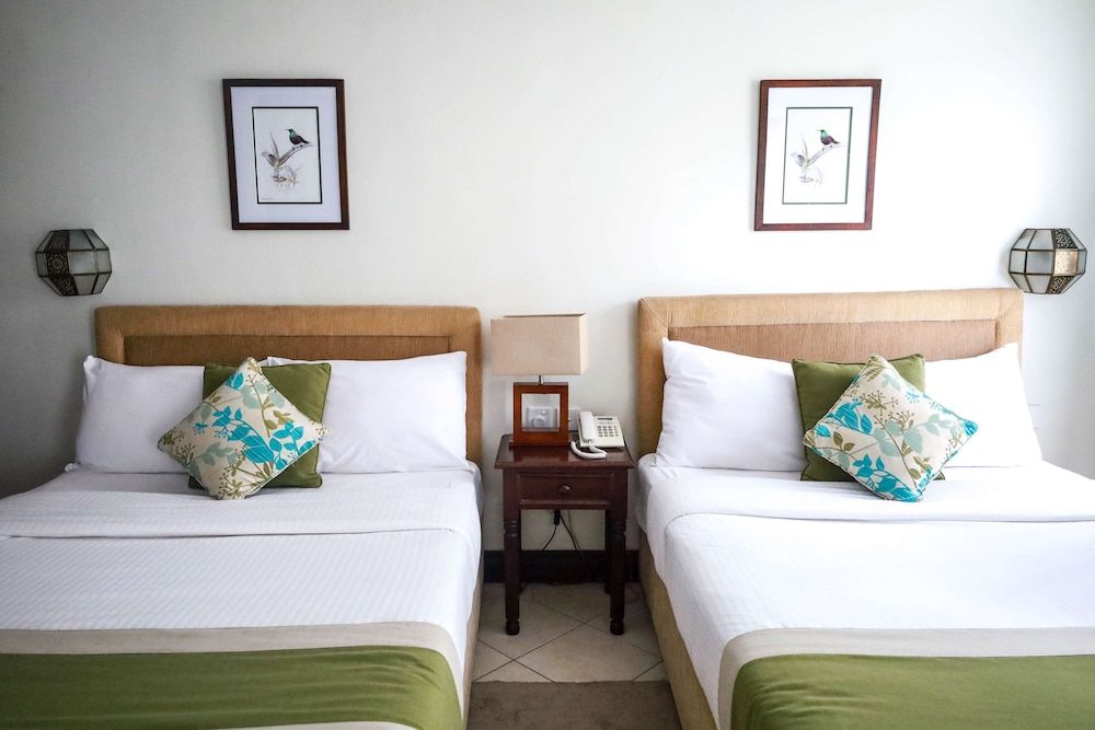 The Heron By Sarovar Portico India Standard Room, 2 Twin Beds 6