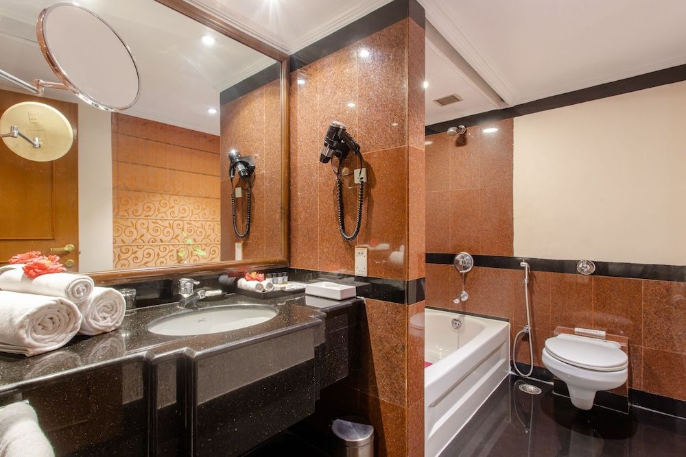 The Everest Hotel Kathmandu Deluxe Double Room, 1 King Bed 6