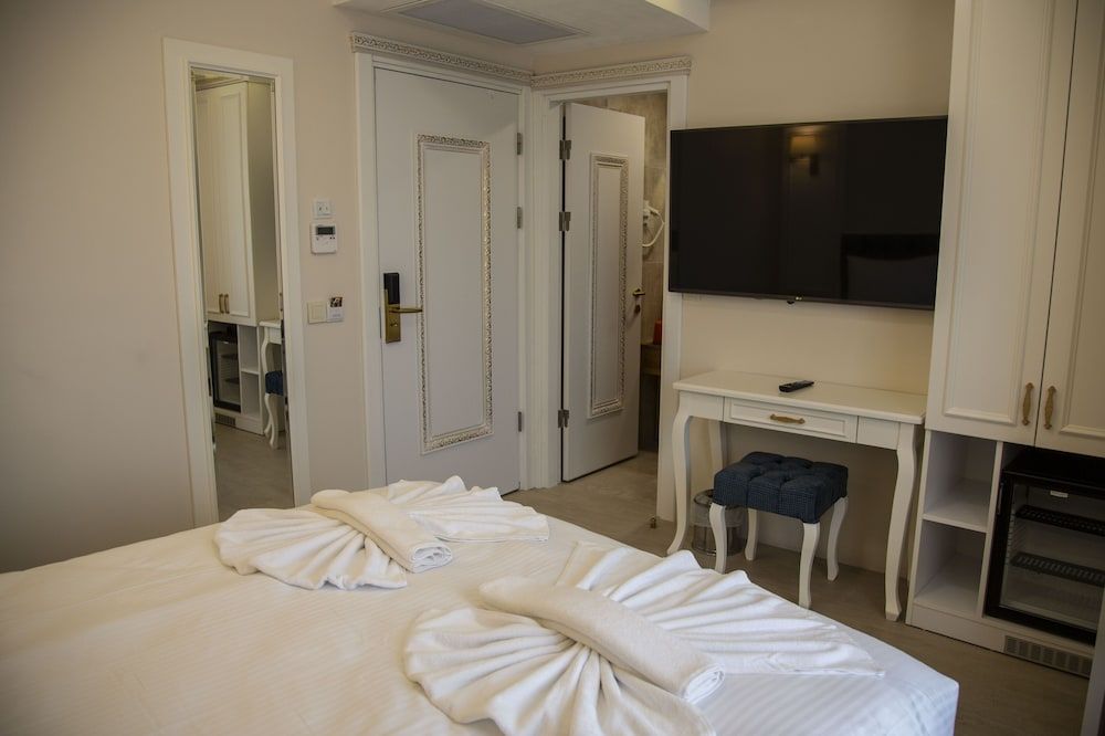 undefined Galata Hotel & Suites 8