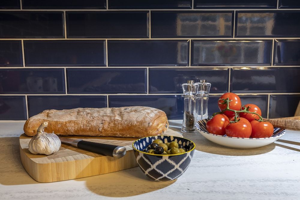 undefined JOIVY Gorgeous 3-bed maisonette in Westbourne Green with patio 6