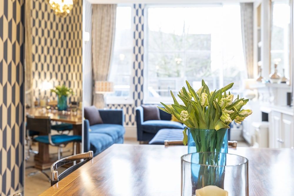 undefined JOIVY Gorgeous 3-bed maisonette in Westbourne Green with patio 5