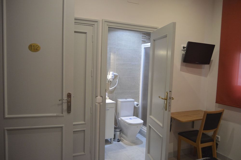 undefined Hostal Aresol 7