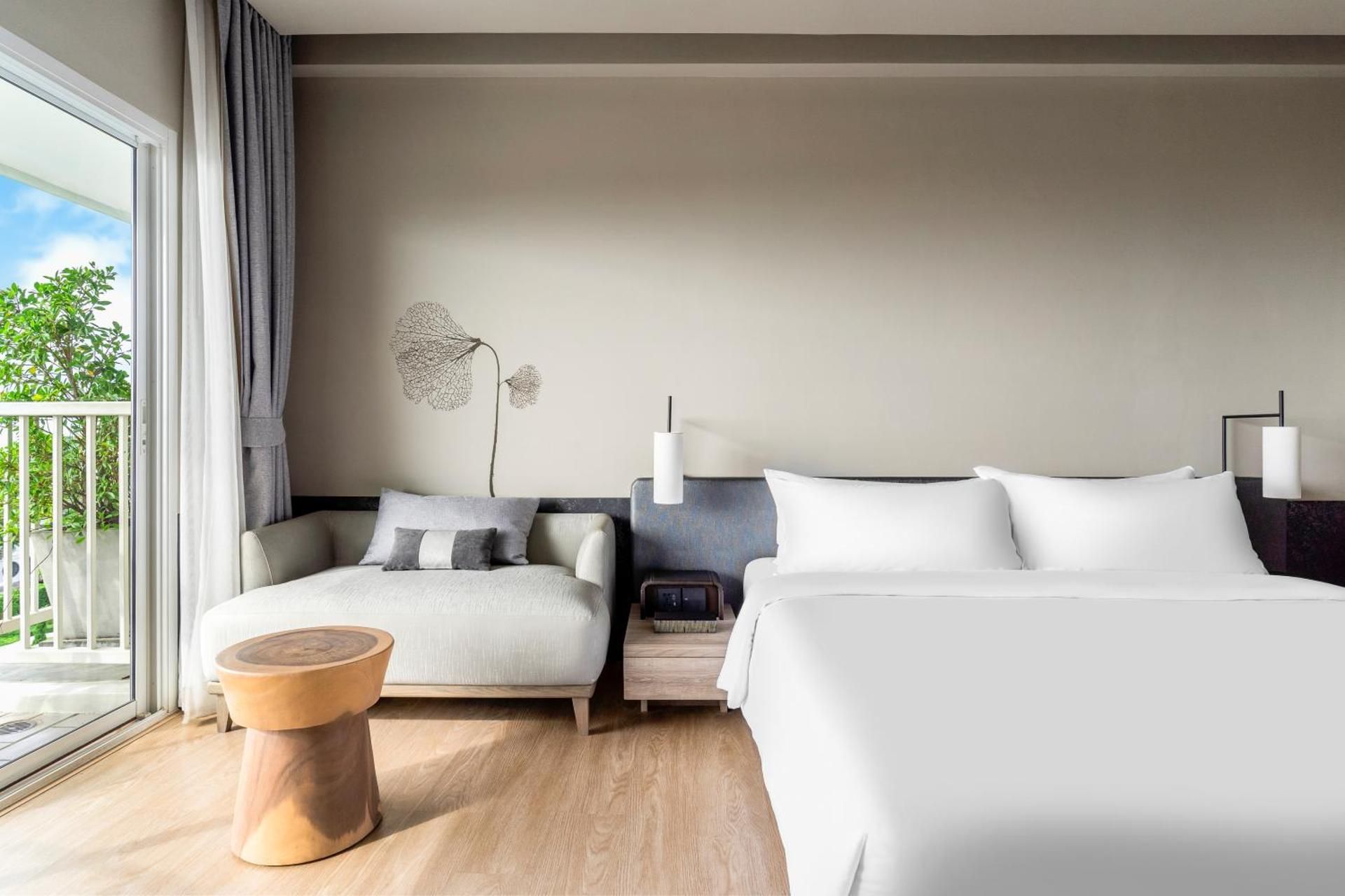 Luxury King Room with Ocean View