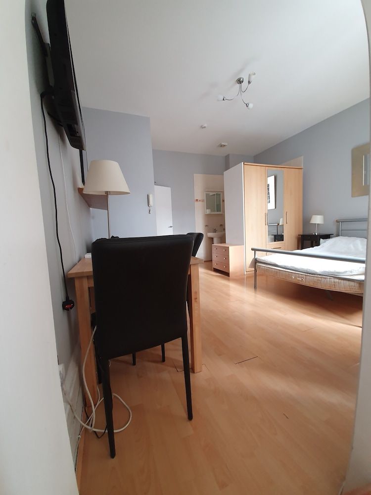 undefined Studio Apartment in South Kensington 6 10