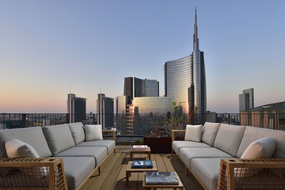 undefined Milano Verticale | UNA Esperienze