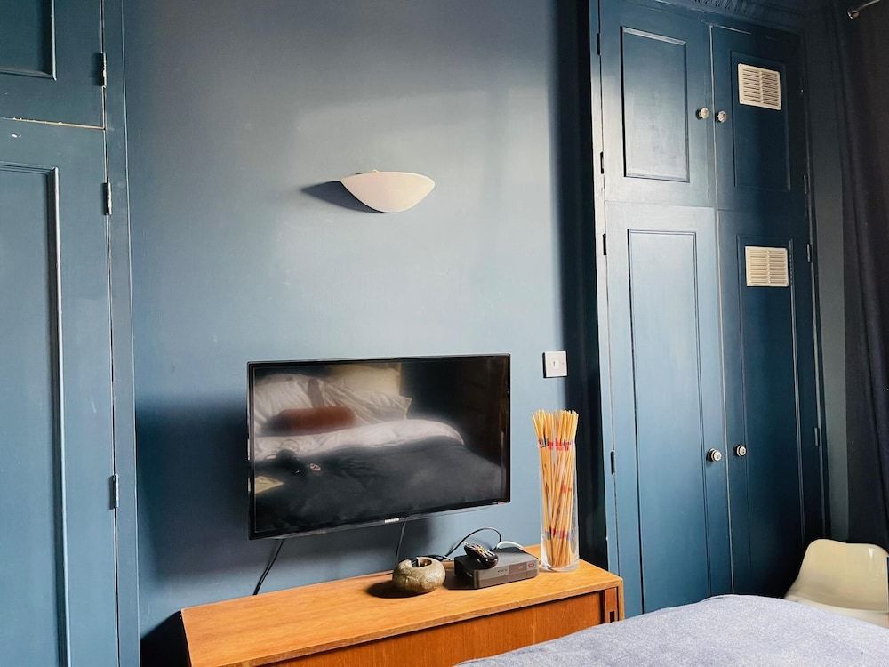 undefined 2-bed Apartment in Portobello 8