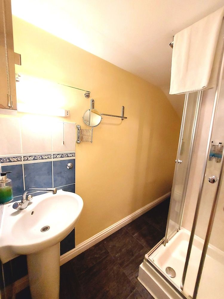 Dolgun Uchaf Guesthouse Suite, Ensuite 10