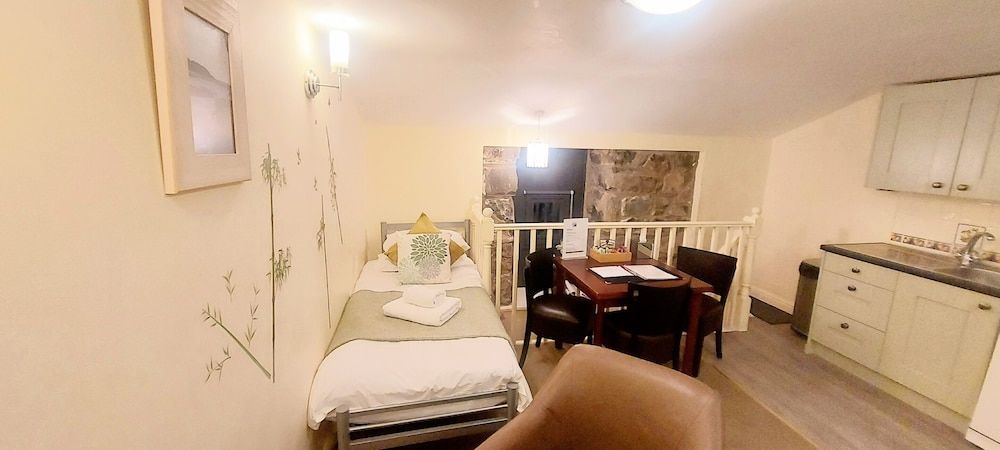 Dolgun Uchaf Guesthouse Suite, Ensuite 8