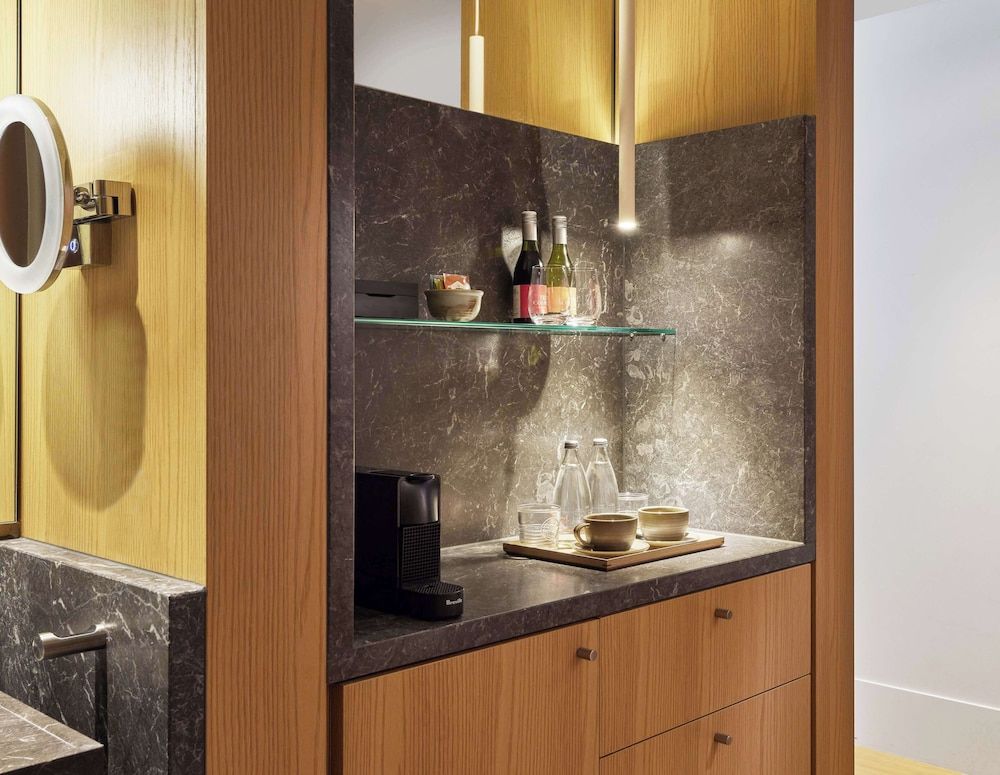 Hyatt Centric Melbourne Room, 2 Twin Beds 7