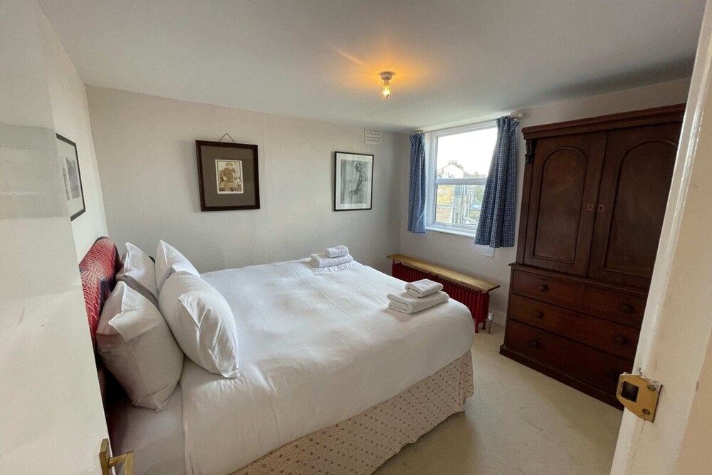 undefined Modern & Cosy 1 Bedroom Top Floor Flat in East Dulwich 3