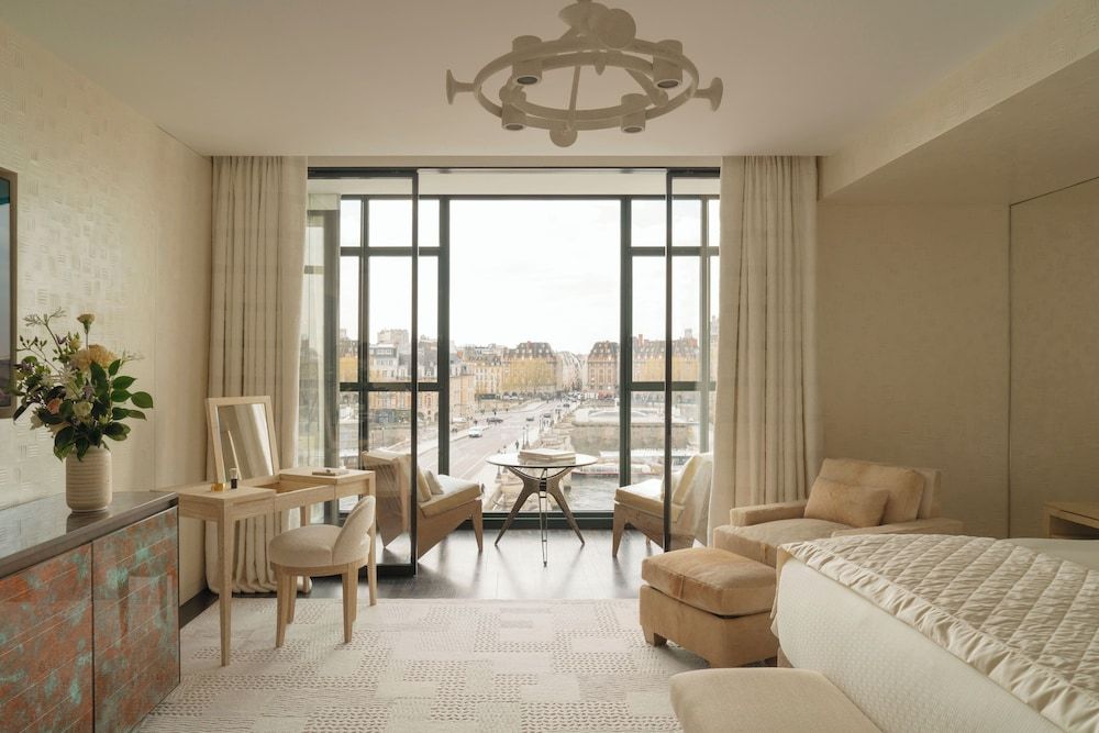 Cheval Blanc Paris Suite (Notre Dame) 4
