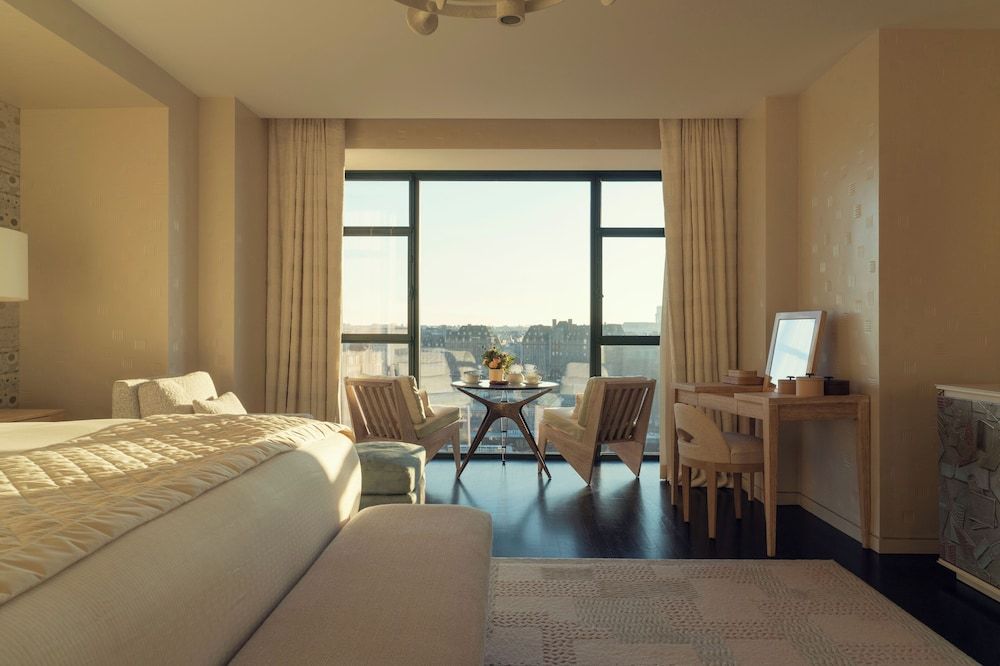 Cheval Blanc Paris Suite (Eiffel) 5