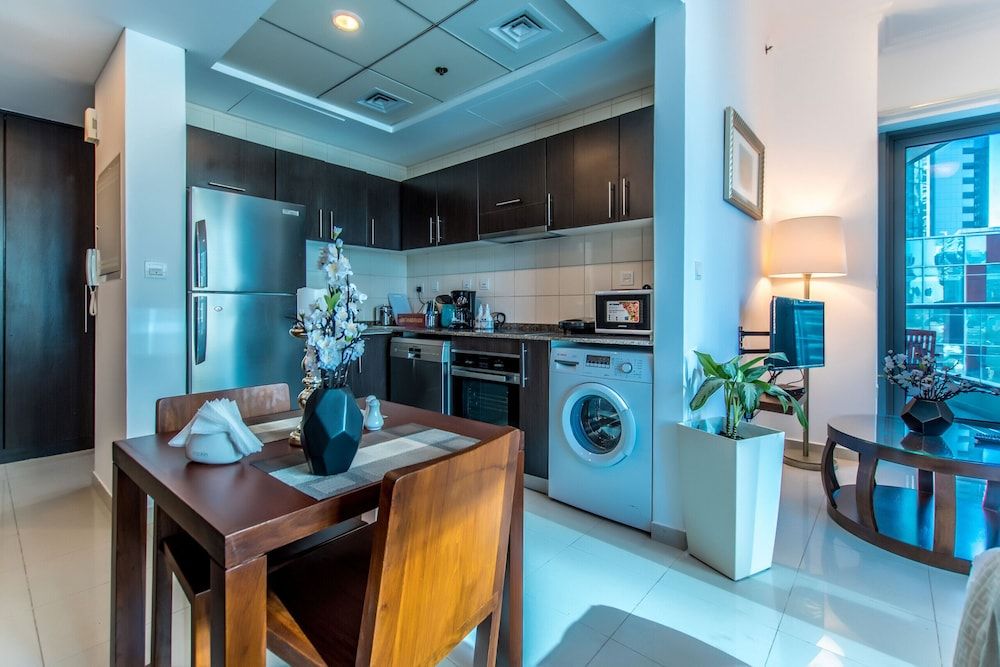 undefined BAY Central West 10