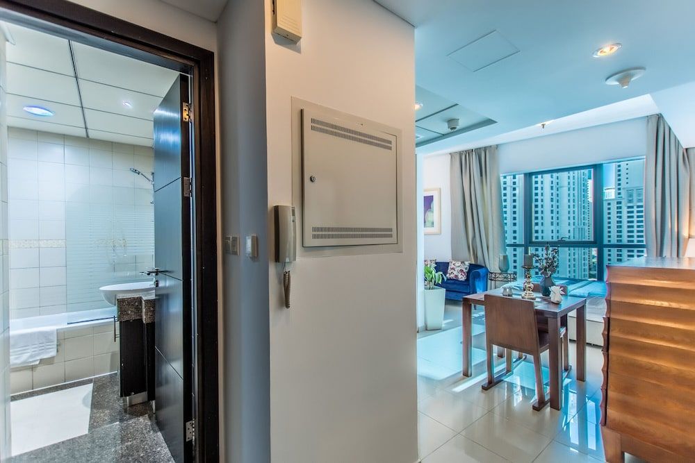 undefined BAY Central West 7