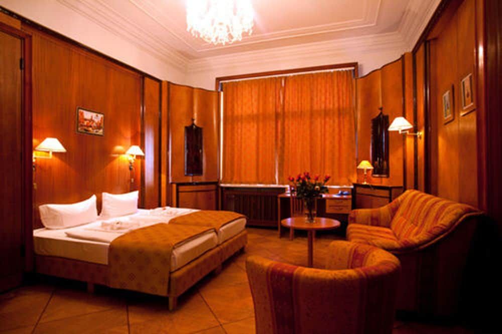 Hotel Aster Family Room 2