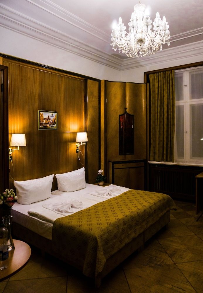 Hotel Aster Double or Twin Room 9