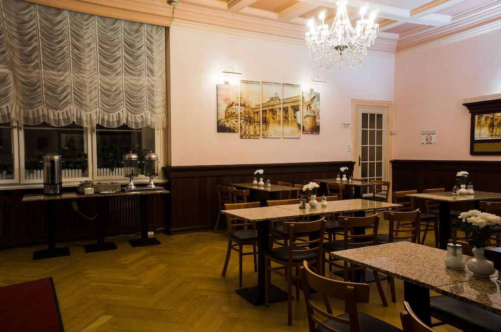 undefined Hotel Aster 10