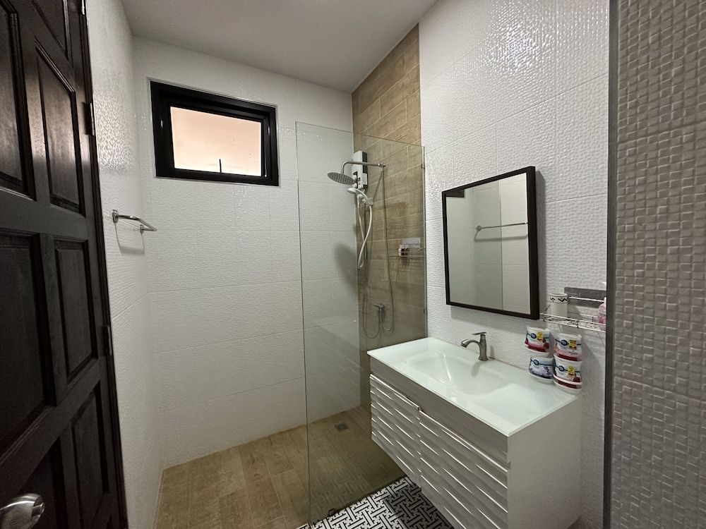 PomPom Home Superior King Room With Balcony 8