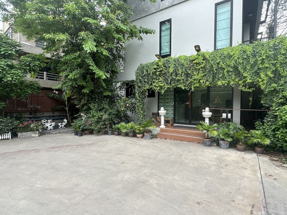 undefined PomPom Home 5