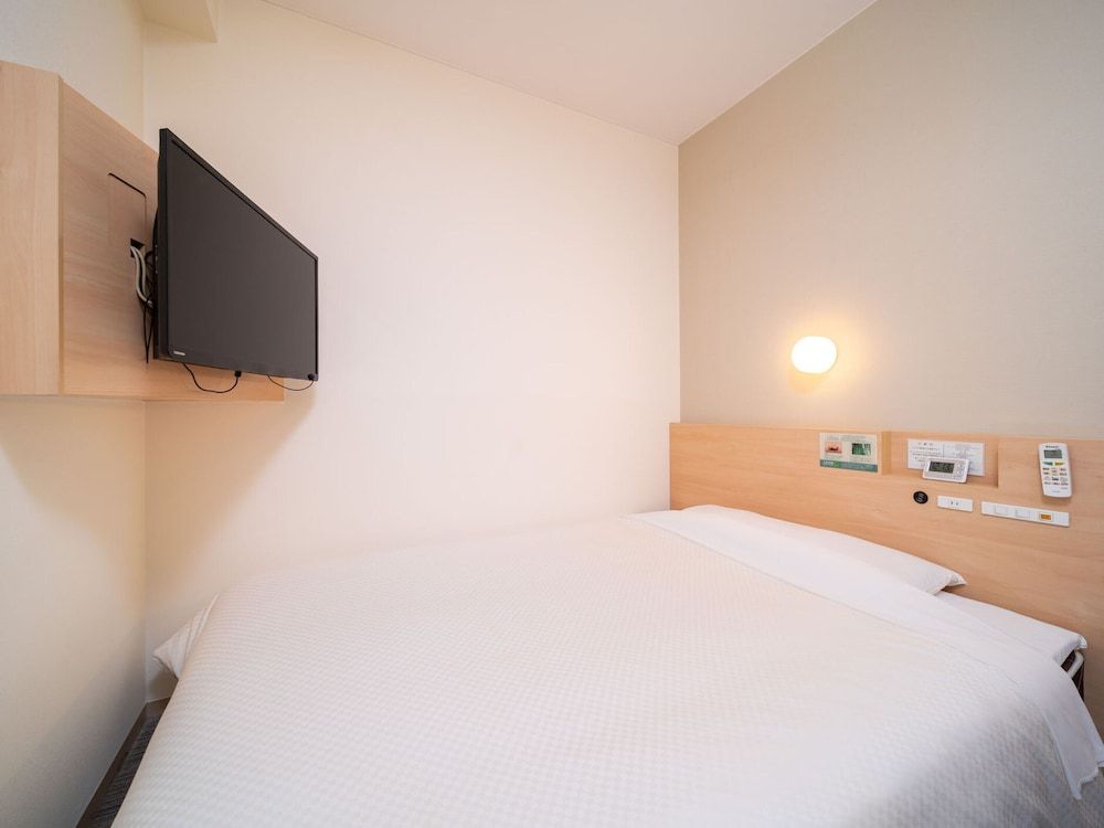 Super Hotel Asakusa Double Room 4