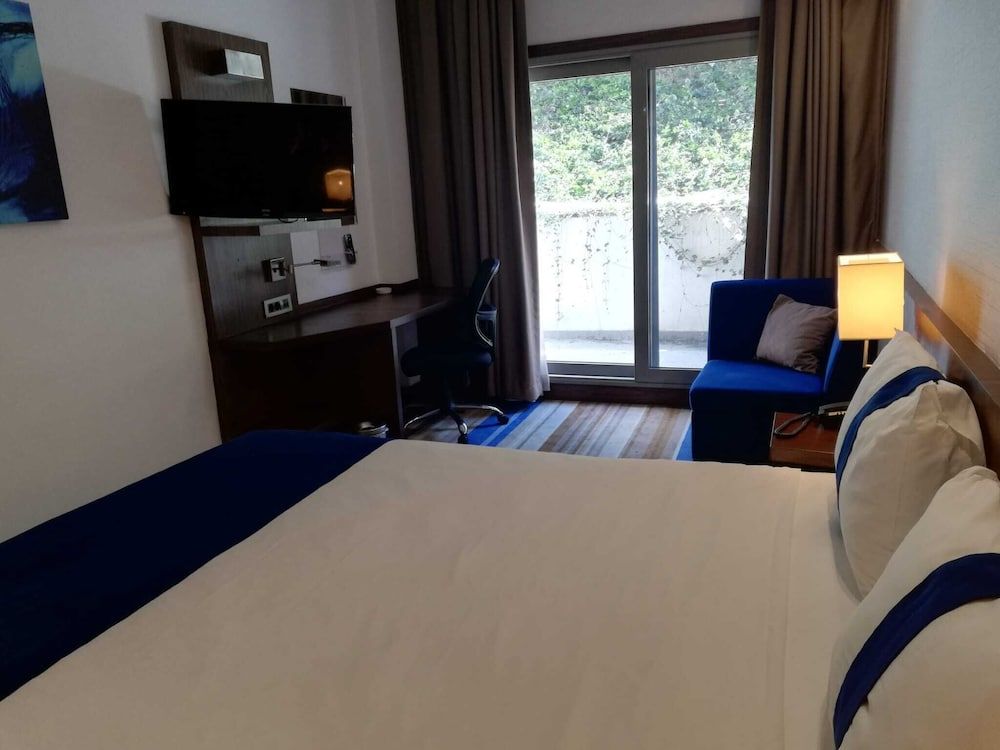 undefined Liv City Hotels