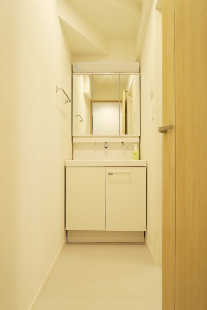 Etranger Kaname Cho Three-Bedroom Apartment 14