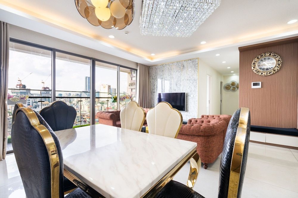 undefined Justay Millennium Riverside 8