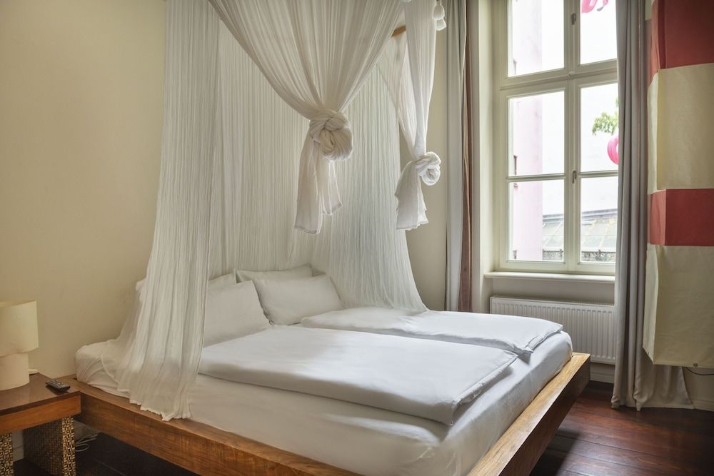 Numa Berlin Belfort Large Studio, Kitchenette, Sofa Bed 2