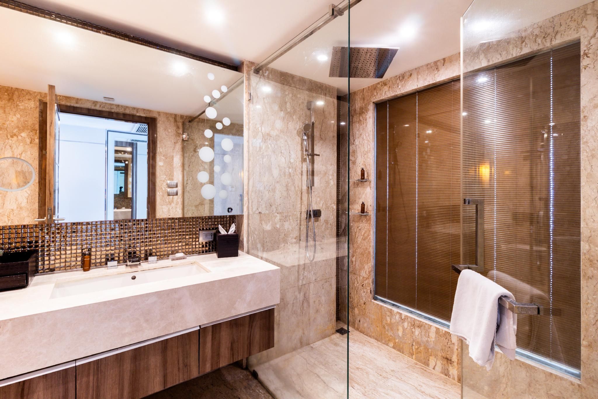 2 Single Beds, Nonsmoking, Deluxe Room, Balcony, City View